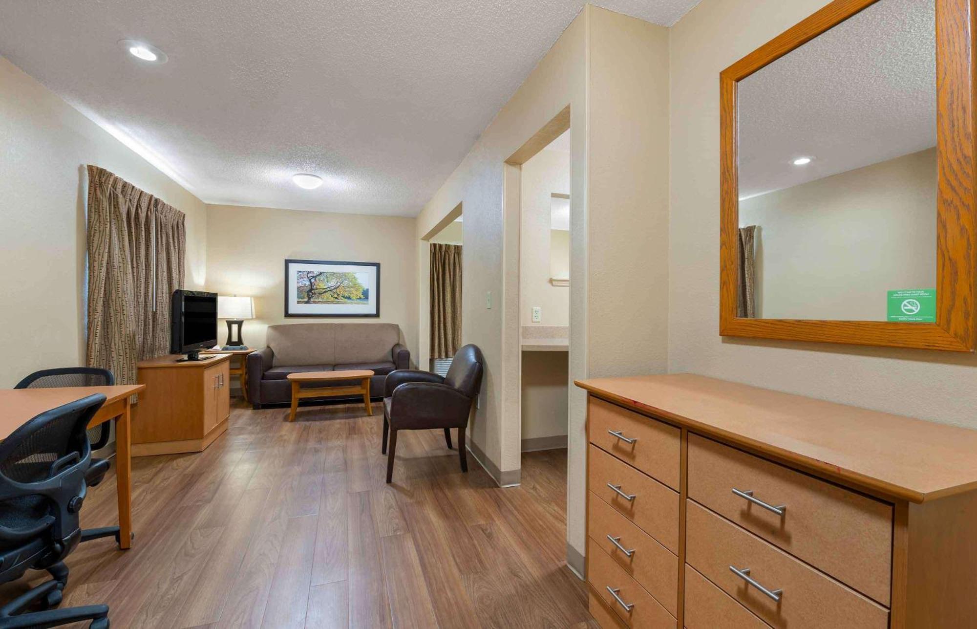 Extended Stay America Suites - Cleveland - Міддлберґ-Гайтс Екстер'єр фото